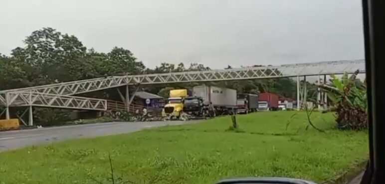 Se registra bloqueo en la vía a Buenaventura: ¿Qué sucede?