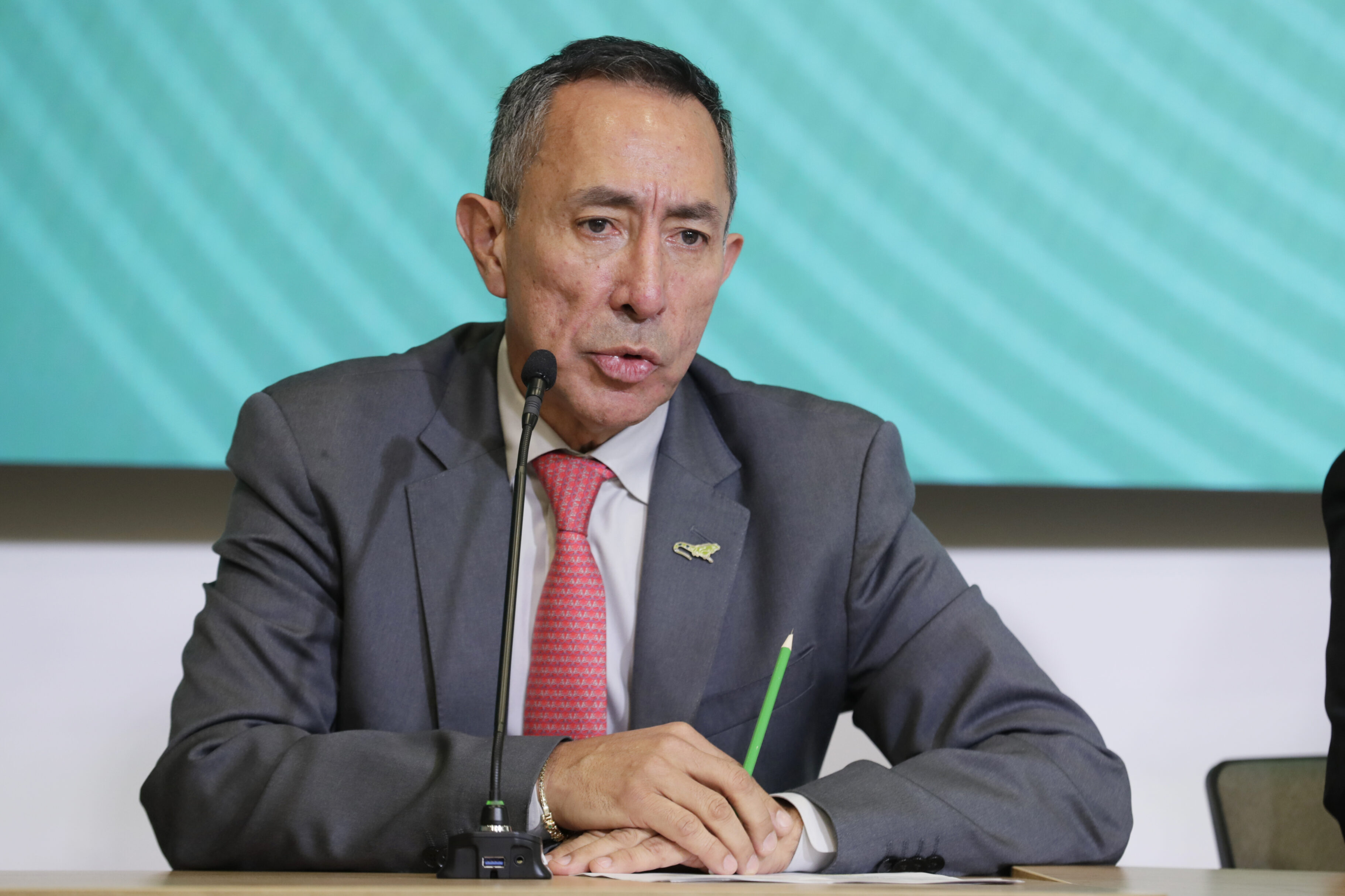 Petro convoca consulta popular por decreto y desata tormenta política