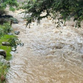 Lluvias persisten en Cali este viernes, pero sin emergencias reportadas