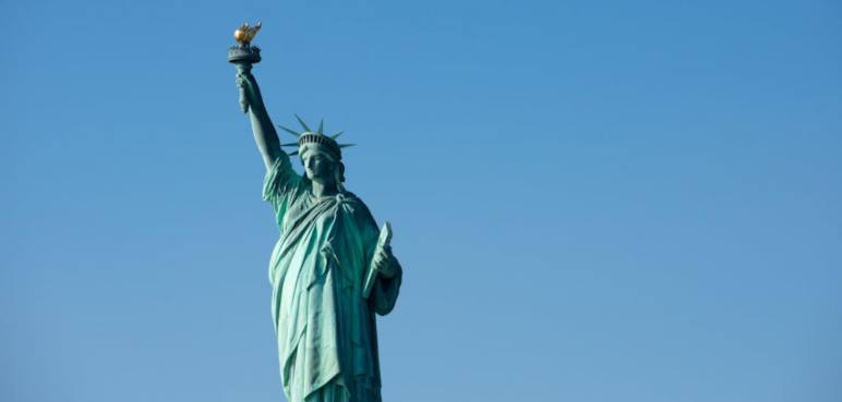 El misterio del cambio de color de la Estatua de la Libertad: ¿Por qué ahora es verde?
