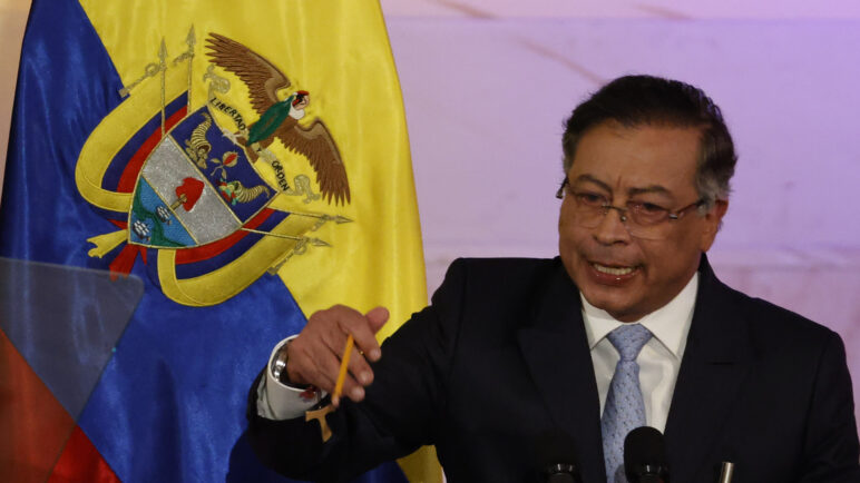 Petro asegura que los diálogos de paz con el ELN están rotos por culpa de esa guerrilla