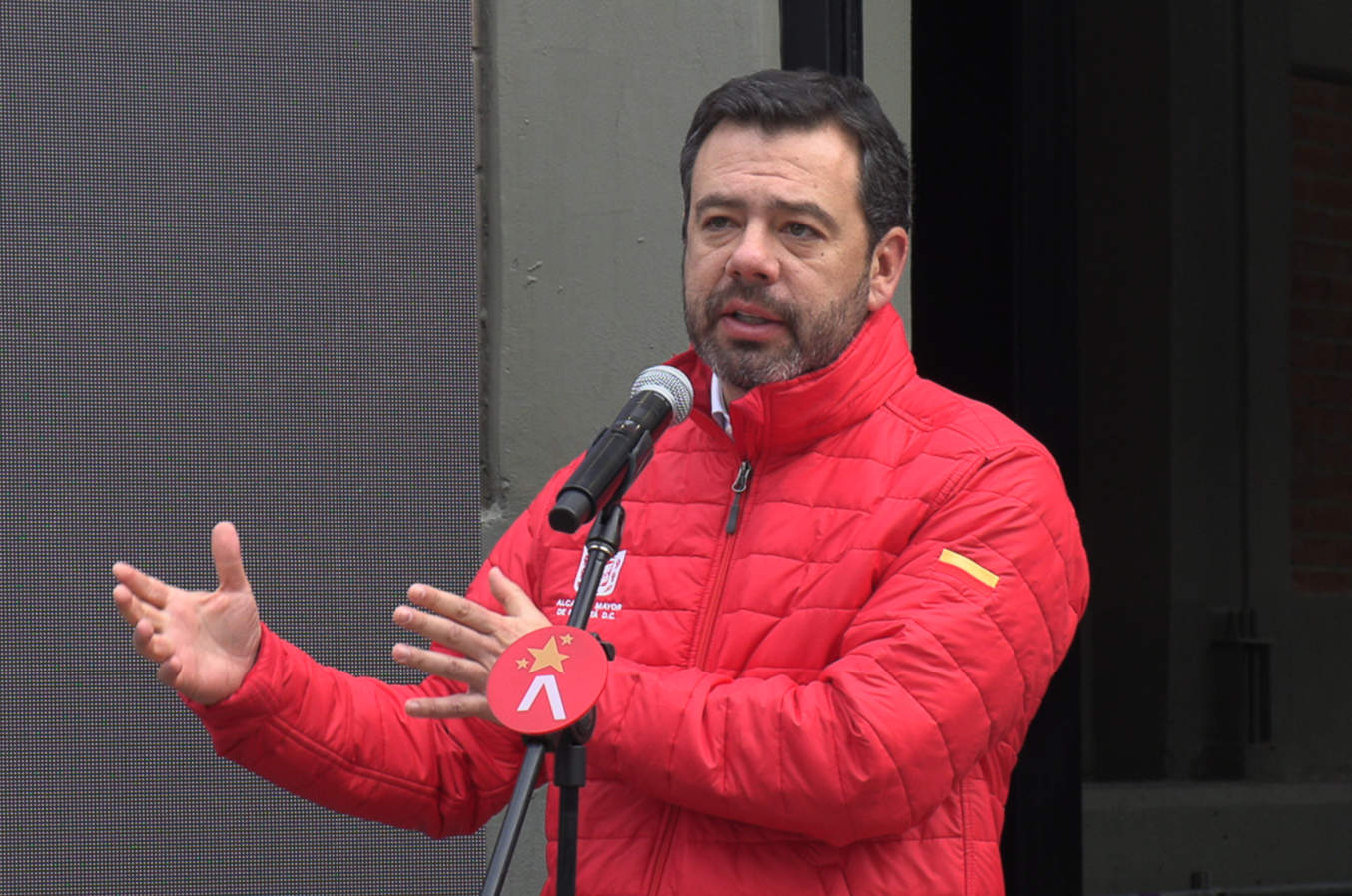 Alcalde de Bogotá entrega a las autoridades información de posible atentado en su contra