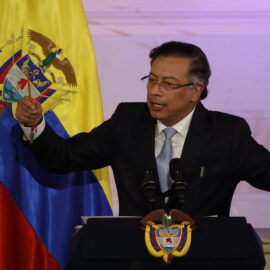 Petro afirma que exportar carbón colombiano a Israel es un desafío a su Gobierno