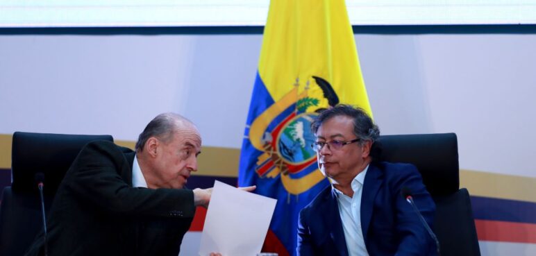 Petro denuncia penalmente a su excanciller por conspiración para sacarlo de la Presidencia