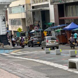 Ciudadanos opinan sobre la semipeatonalización del centro de Cali: "es plata mal invertida"
