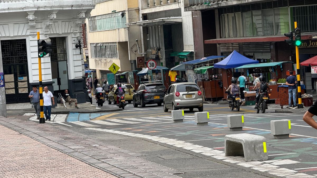 Ciudadanos opinan sobre la semipeatonalización del centro de Cali: "es plata mal invertida"