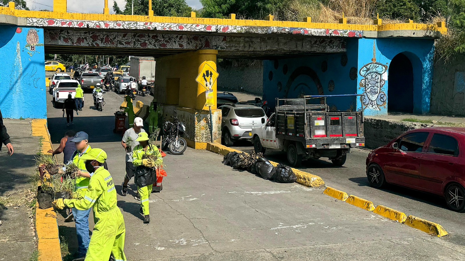 Comunidad se une para recuperar puente en mal estado en el norte de Cali