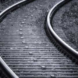 Tres fallecidos y 41 heridos deja el descarrilamiento de un tren en Alemania