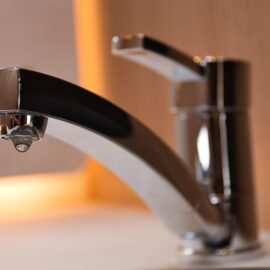 Habitantes de la Comuna 20 en Cali exigen soluciones por falta de agua