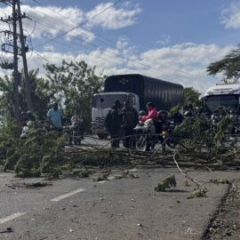 Comunidad bloquea vía en el sector de El Cabuyal, Candelaria: Estas serían la razones
