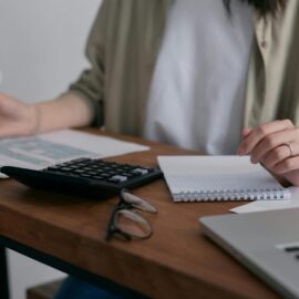 ¿Le pueden embargar el salario a una persona que deba cuotas alimentarias?