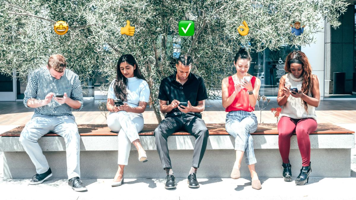 La RAE explica la manera correcta de usar los emojis en un mensaje de texto