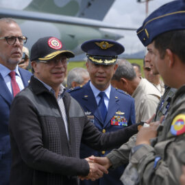 Petro asegura que "los que eran amigos no lo son ahora" y propone independencia militar