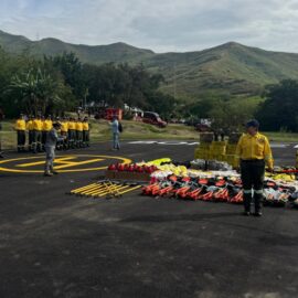 Así fue la inauguración en Cali del primer helipuerto para bomberos en Colombia
