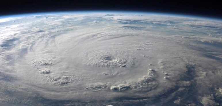 Flossie se convierte en Huracán de categoría 1 con amenazas de lluvias en el Pacífico