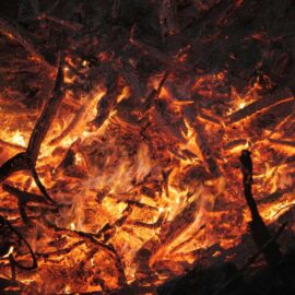 Escenario de Tomorrowland fue destrozado casi en su totalidad por un voraz incendio