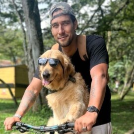 Max, el perro de apoyo emocional que recorre las calles de Cali junto a su compañero David