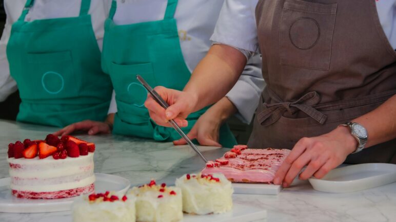 Curso gratuito de pastelería en línea: Así puede inscribirse con el SENA