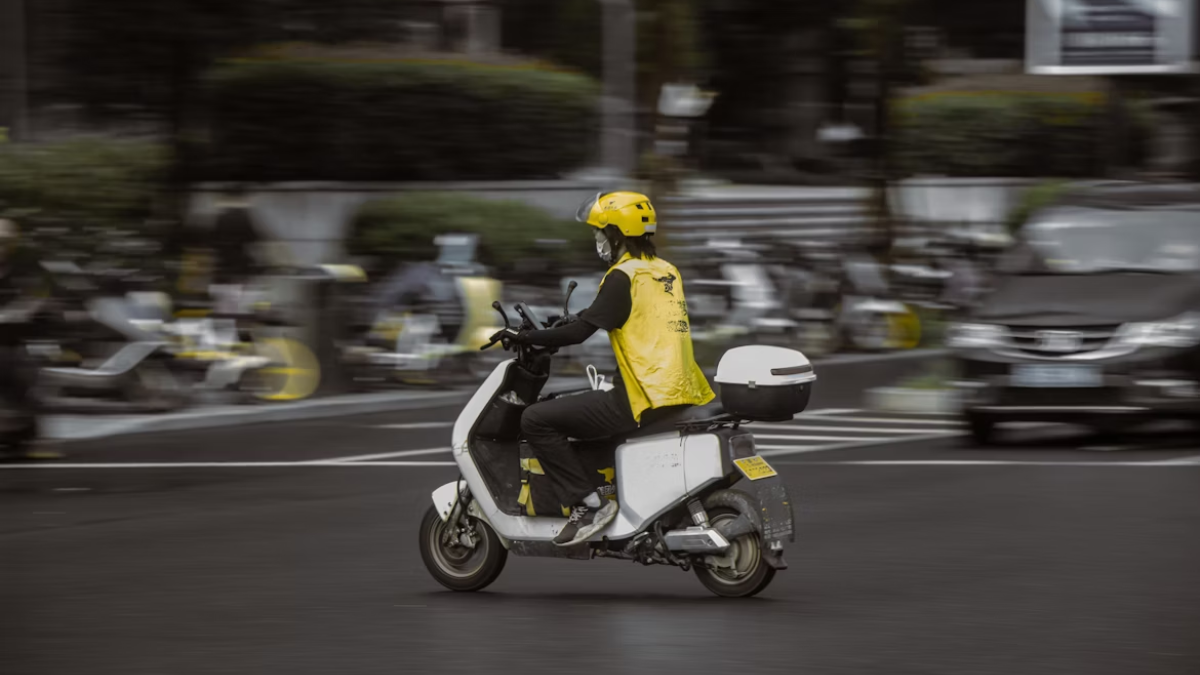 ¿Cuáles son los requisitos para manejar moto eléctrica? Conozca el valor del Soat