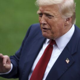 Trump amenaza con un arancel del 35 % a la UE si no cumple acuerdo 
