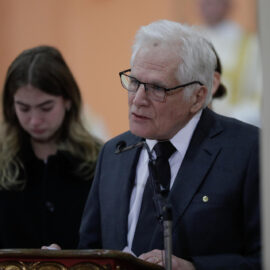 Padre Miguel Uribe Turbay ocupará su lugar en la disputa presidencial