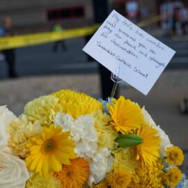Trump investigará como "terrorismo" el tiroteo en escuela católica de Mineápolis
