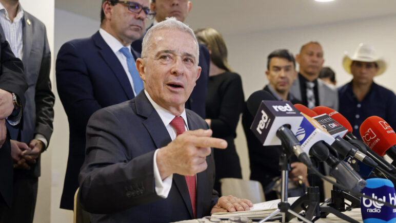 Expresidente Álvaro Uribe, tras fallo: se dedicará a “la libertad de Colombia”