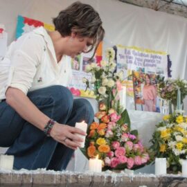 Rinden homenaje a docente que falleció luego de atentado en el barrio La Base