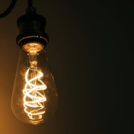 Estos barrios de Cali se quedarán sin energía este martes; habrá cortes de hasta 10 horas