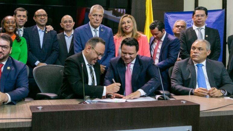 Ministerio TIC radica proyecto de ley ‘Internet Solidario’ para reducir la brecha digital en Colombia
