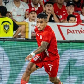 ¿Reemplazo para torneo internacional? Cristian Barrios se iría del América a otro club de FPC