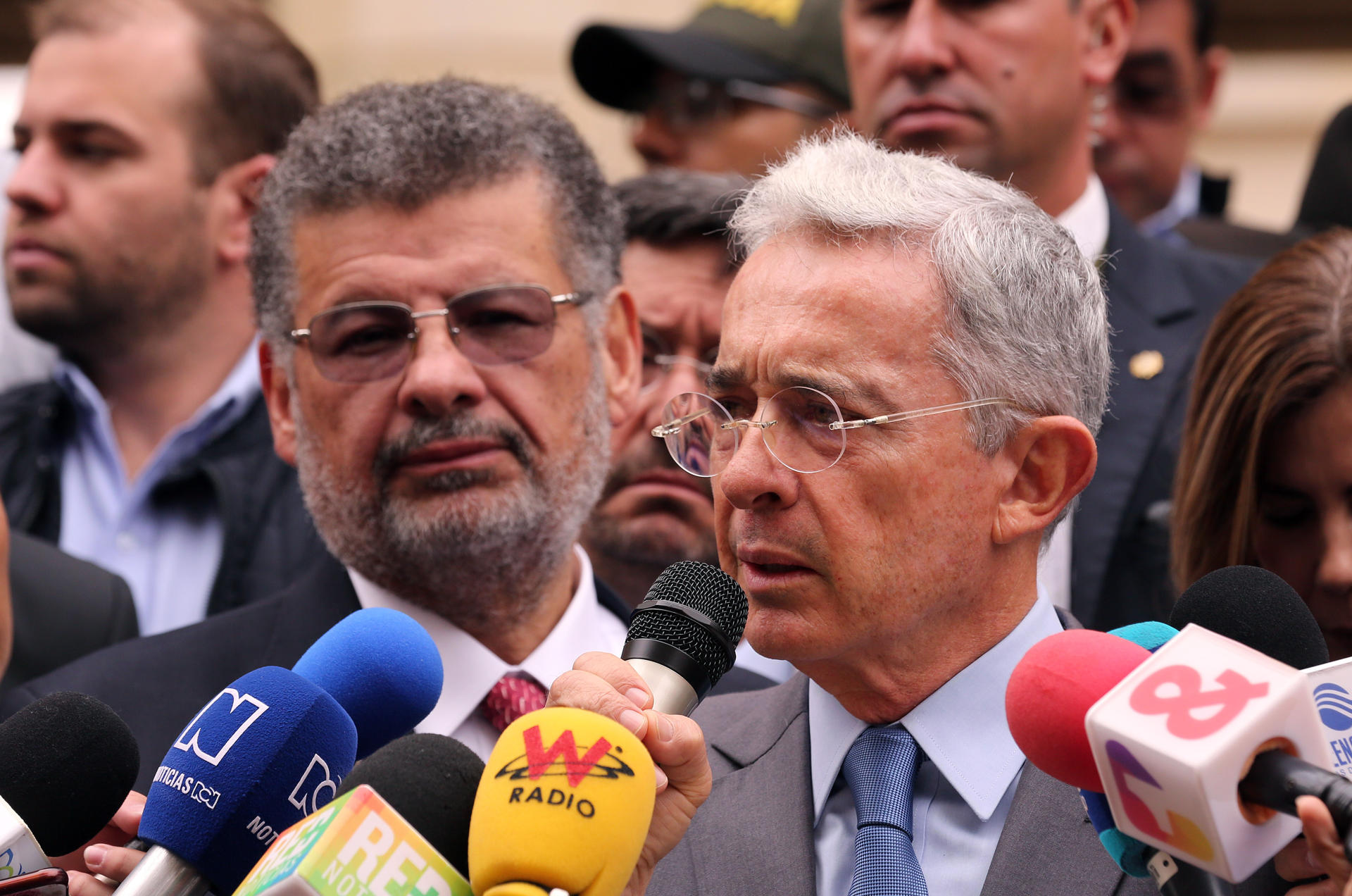 Expresidente Álvaro Uribe recibió su boleta de libertad y convocó su primer acto público