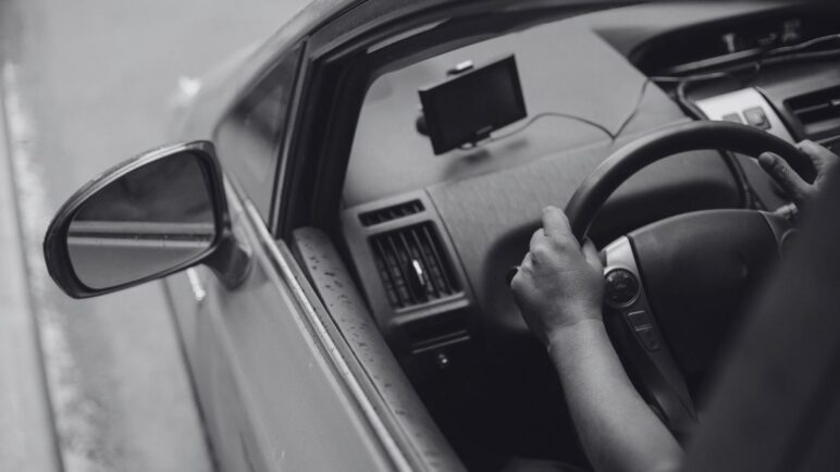 Hallaron sin vida a importante actor surcoreano en su carro; fue gran referente de las series