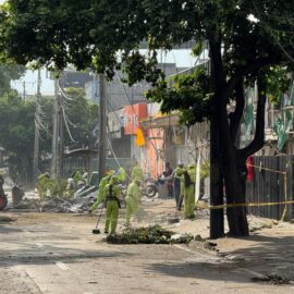 Imágenes: este es el panorama tras el atentado explosivo en el barrio La Base