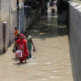 India en alerta por fuertes lluvias: hay desbordamiento de ríos