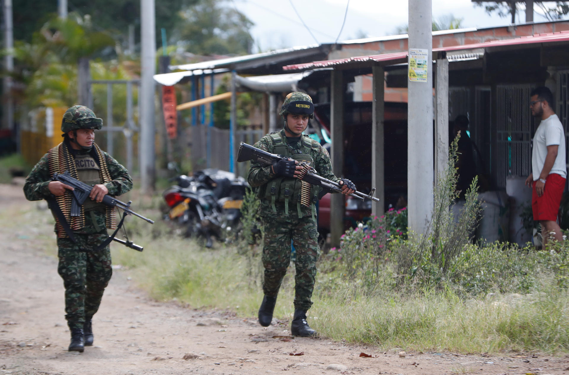 Mantendrán cierre total en la Vía al Llano por grave derrumbe