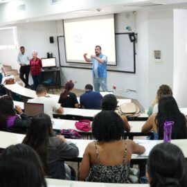 Líderes de Cali se capacitan para construir paz y cultura ciudadana en sus comunas