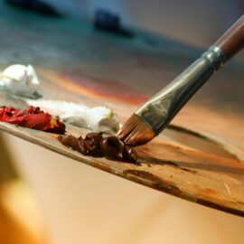 Sanar a través del arte: Un taller que ayuda a liberar emociones en Cali