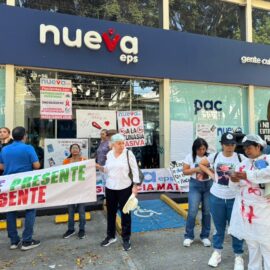 Crisis en la Nueva EPS: Madres del Valle exigen atención urgente para pacientes vulnerables