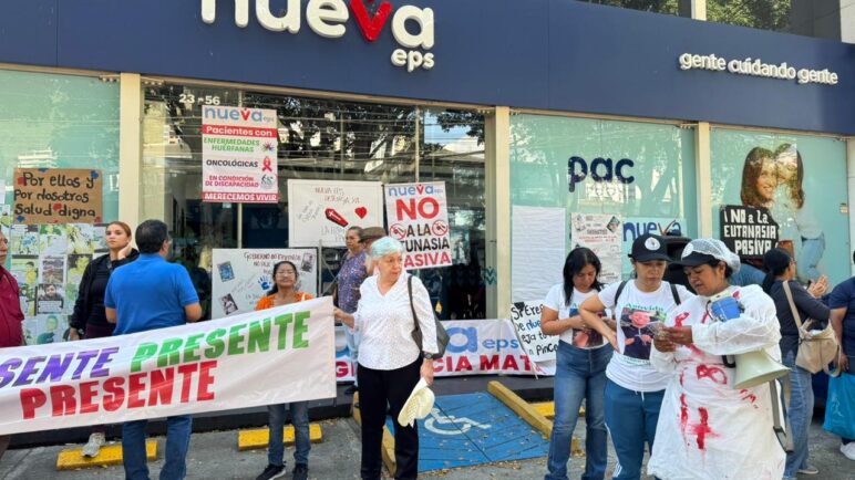 Crisis en la Nueva EPS: Madres del Valle exigen atención urgente para pacientes vulnerables