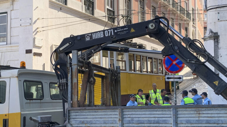 Confirman la identidad de 16 víctimas del accidente en el funicular de Lisboa