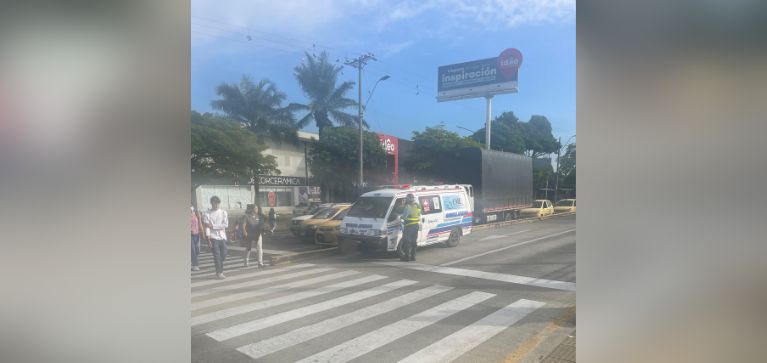 Inmovilizan ambulancia que estaría transportando pasajeros durante el Día sin carro