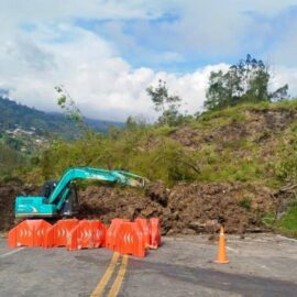 Mantendrán cierre total en la Vía al Llano por grave derrumbe