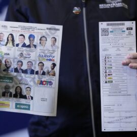 Se agota el plazo para entregar firmas de los precandidatos presidenciales: estos son los que faltan