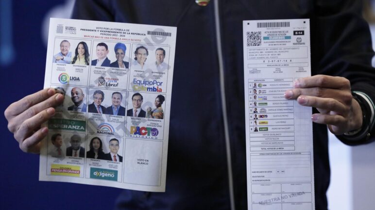 Se agota el plazo para entregar firmas de los precandidatos presidenciales: estos son los que faltan