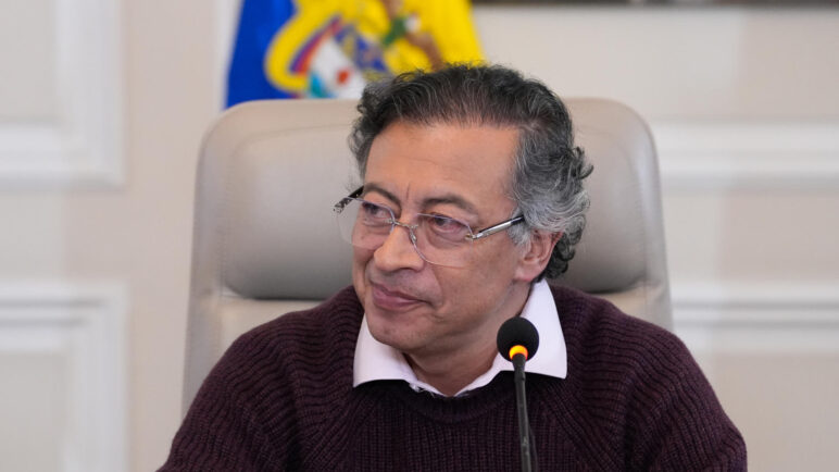 Petro ordenó la salida de Colombia de diplomáticos de Israel y denunció el TLC vigente