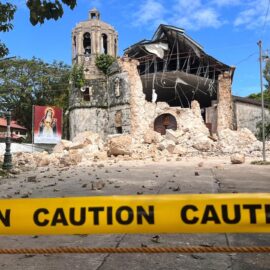 Al menos 69 fallecidos dejó terremoto de 6,9 en Filipinas; hay graves afectaciones