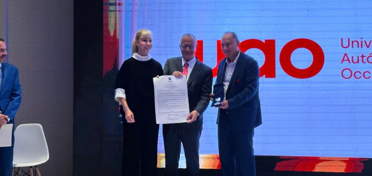 La Alcaldía de Cali reconoce los 35 años de 90 Minutos con la Medalla al Mérito Cívico