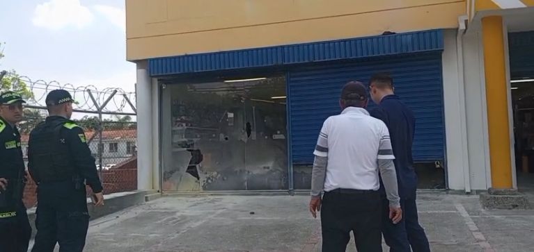 Vandalizan local comercial en inmediaciones a Univalle durante protesta