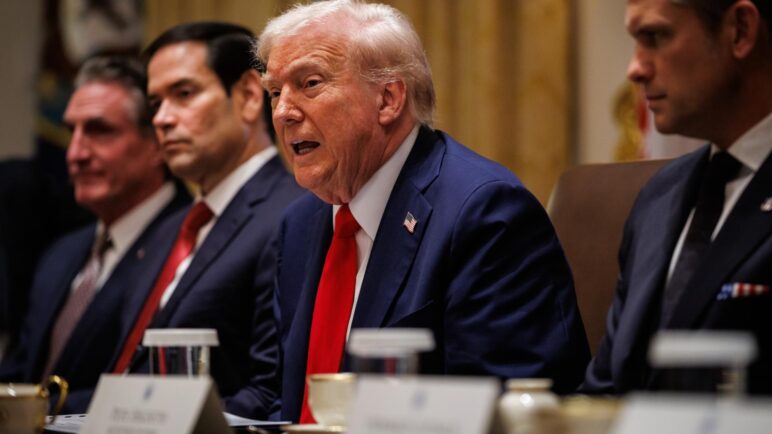 Colombia podría ser blanco de ataques por producción y envío de drogas a EE.UU: Trump